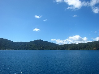 大島海峡と加計呂麻島