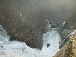 袋田の滝・下流の流れ