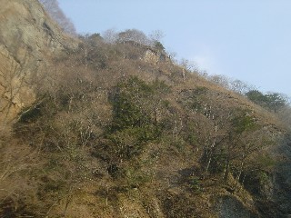 袋田の滝周辺の山肌