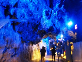 龍泉洞の風景