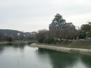 岡山城と旭川