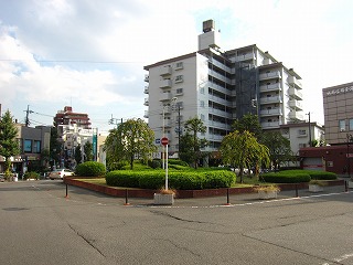 狛江駅前