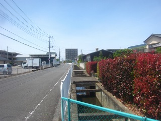 新井町・水路の見える風景