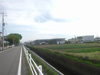 休泊堀と韮川行政センター