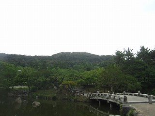 円山公園から東山を望む