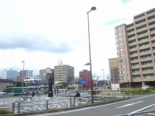 新飯塚駅前