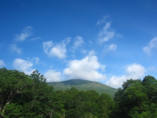 鳩待峠から観た至仏山
