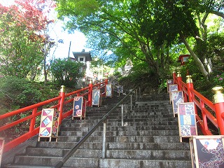 織姫神社参道の石段