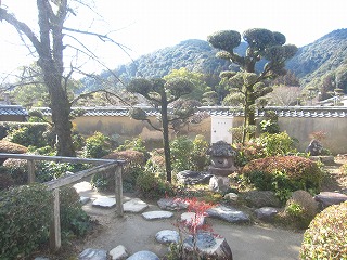 旧目加田家住宅の庭