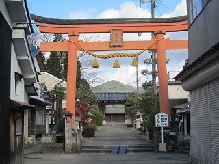 春日神社参道の風景