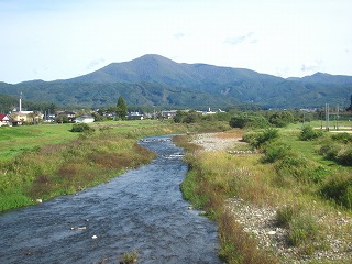 早瀬川と六角牛山