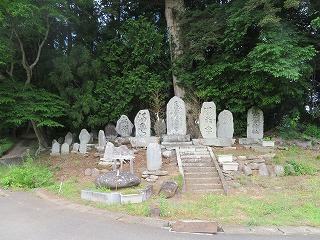 朴沢石碑群と亀の子石