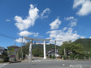 寶登山神社の大鳥居