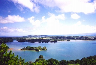 嵐山展望所から望む羽地内海