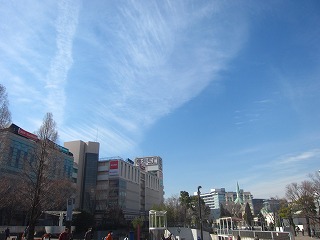 港北ニュータウン・センター南駅前の風景