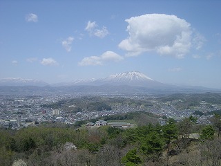 岩山公園から岩手山を望む風景
