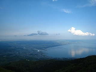 釜臥山展望台からむつ市街地を望む風景