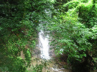 大原の里、音無の滝の風景