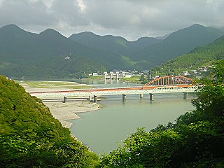 熊野速玉大社境内から見た熊野川の風景