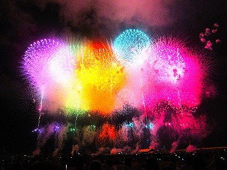 長岡花火、ダイナミックな風景