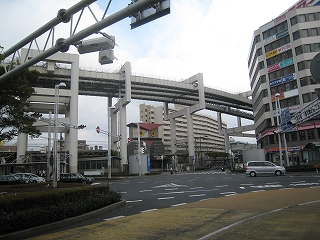 JR千葉駅前、モノレールの見える風景