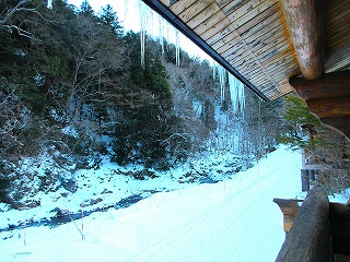 奥鬼怒温泉郷・八丁の湯、雪の中の風景