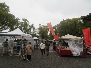 東寺縁日、初弘法の風景