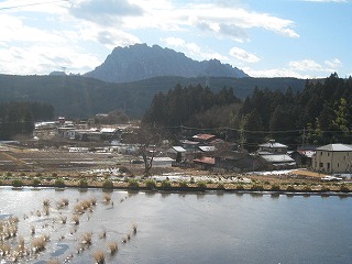 妙義山を望む風景