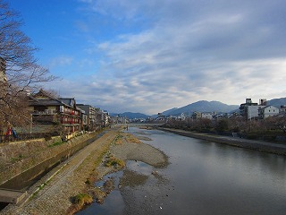 五条大橋から見た鴨川の風景