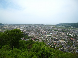 村上城跡から見た村上市街地の風景