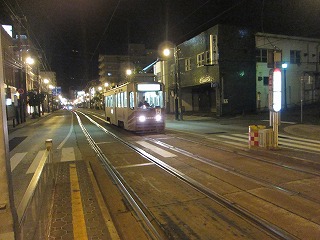 函館市電の走る夜の風景