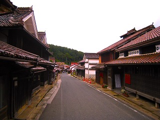 吹屋ふるさと村、ベンガラ色の町並みの風景