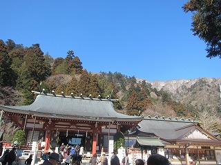 早春の大山阿夫利神社の風景