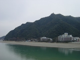 長良川と金華山を望む風景