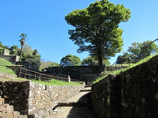 金山城跡、秋晴の下の風景
